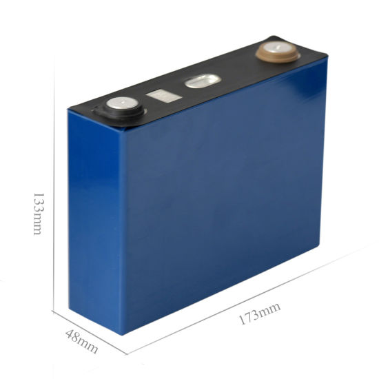 Cellule prismatique de poche de batterie de 3.2V 100ah LiFePO4 pour le système de stockage d&#39;énergie solaire