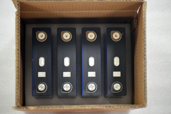 Batterie promotionnelle 3.2V 100ah LiFePO4 pour voiture électrique solaire
